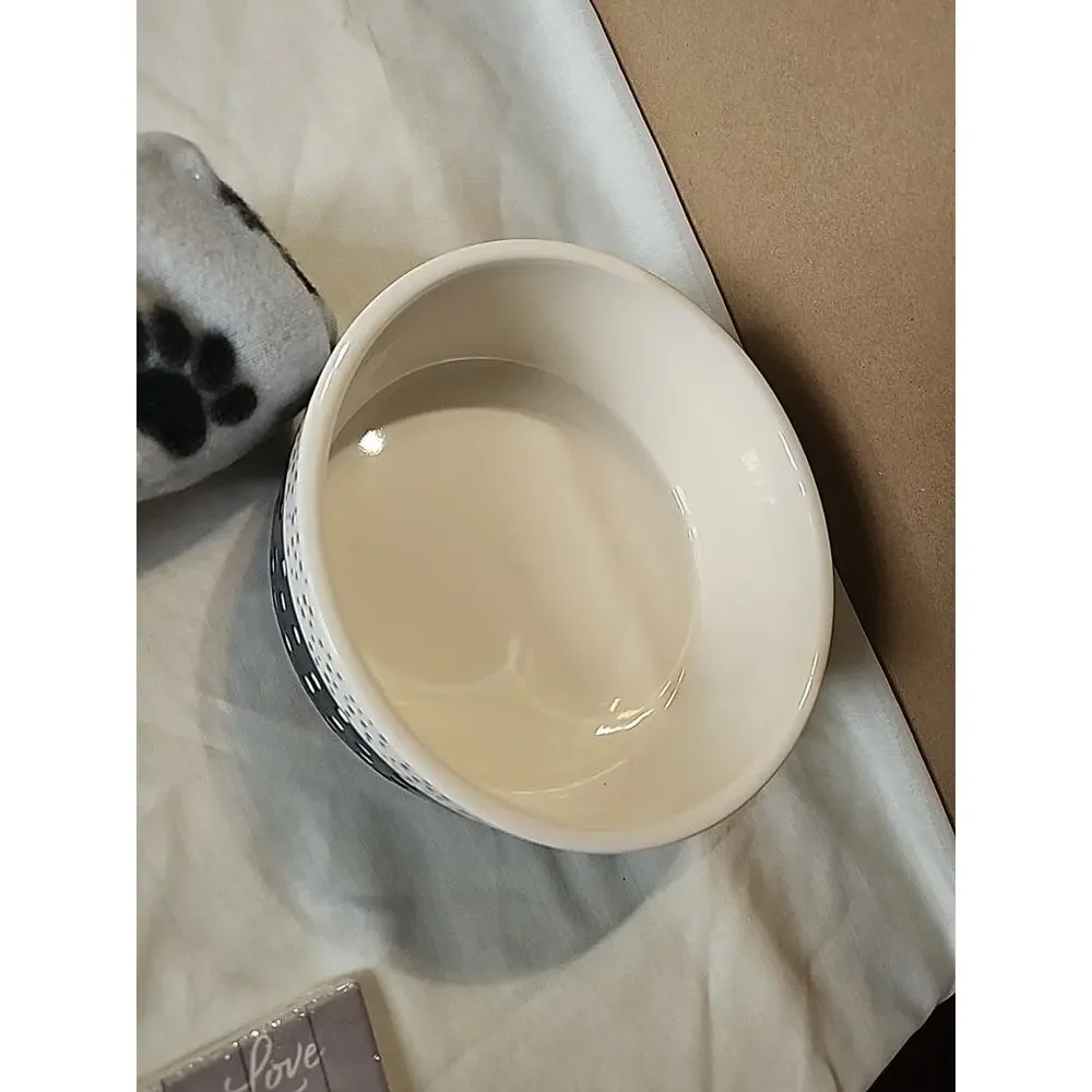 Boots & Barkley Pet Bowl 6 cups/48 oz Blue & White With Blanket & Magnet